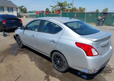 2016 Nissan Versa 1.6 S/1.6 S+/1.6 Sl/1.6 Sv z USA, uszkodzony, nr VIN 3N1CN7AP4GL897035